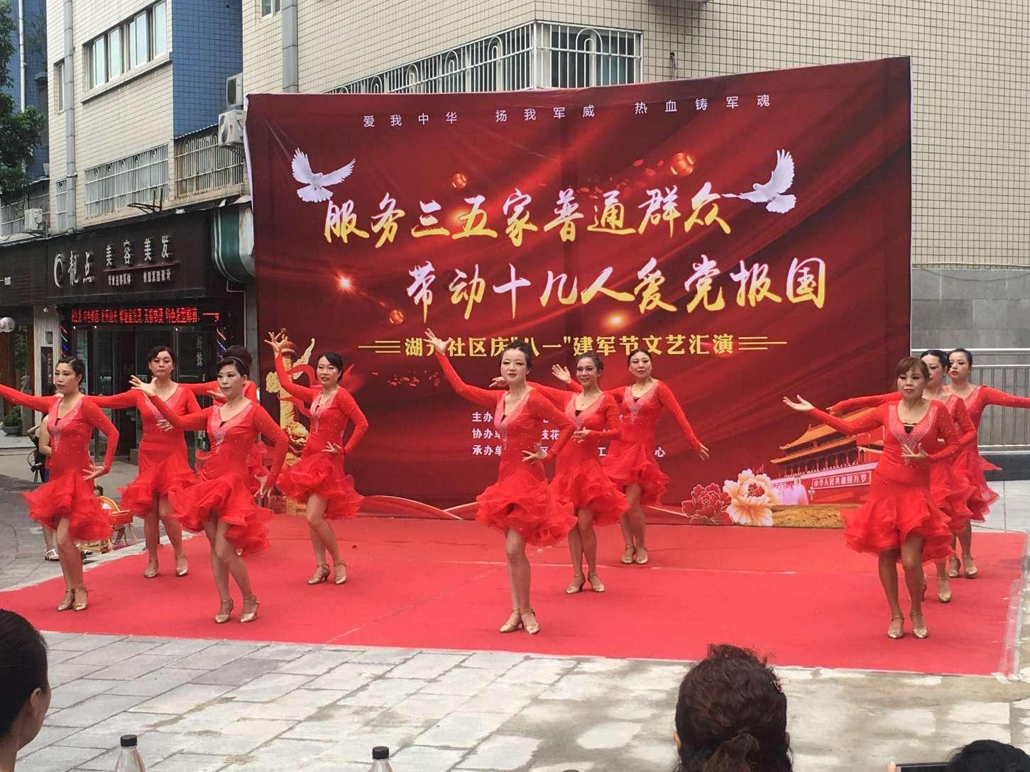 霸权将如何陨落?缓慢侵蚀,而后骤然崩塌