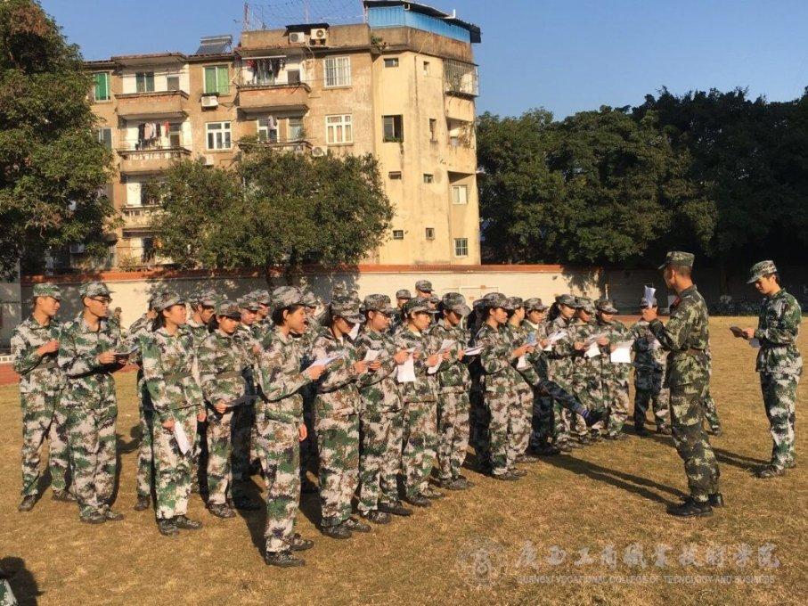 姚明接班人！15岁女孩身高2米26称霸篮下，会是未来女篮门面吗？