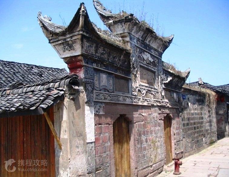 吞噬星空：为什么罗峰不敢将金角巨兽暴露给地球人知道？原因有两